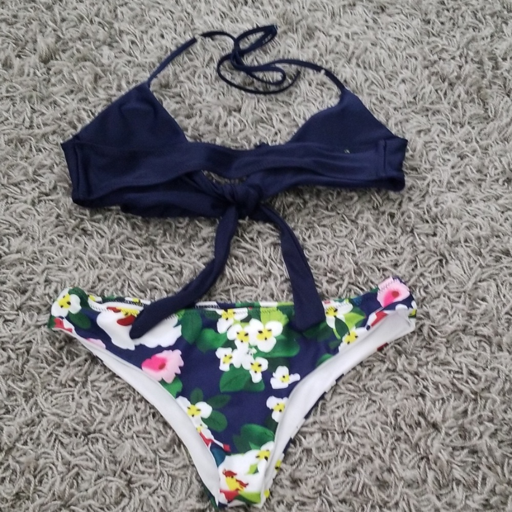 Selling 3 sets of bathing suits - Picture 6 of 6